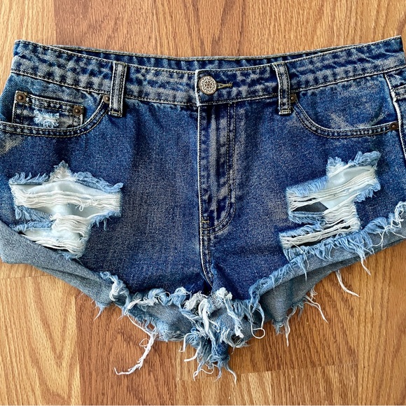 LITZ Distressed DENIM Cutoff Style SHORTS Size Medium - Picture 4 of 5